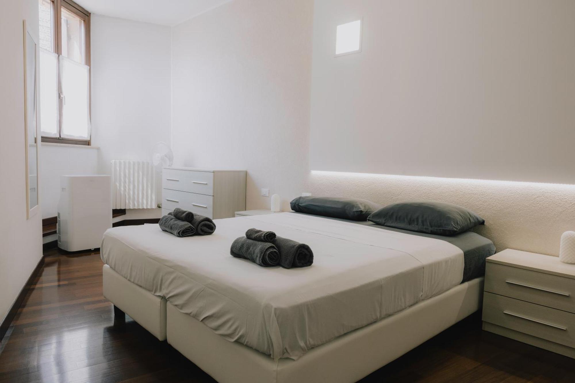 Cavour Luxury Apartments Verona Bagian luar foto
