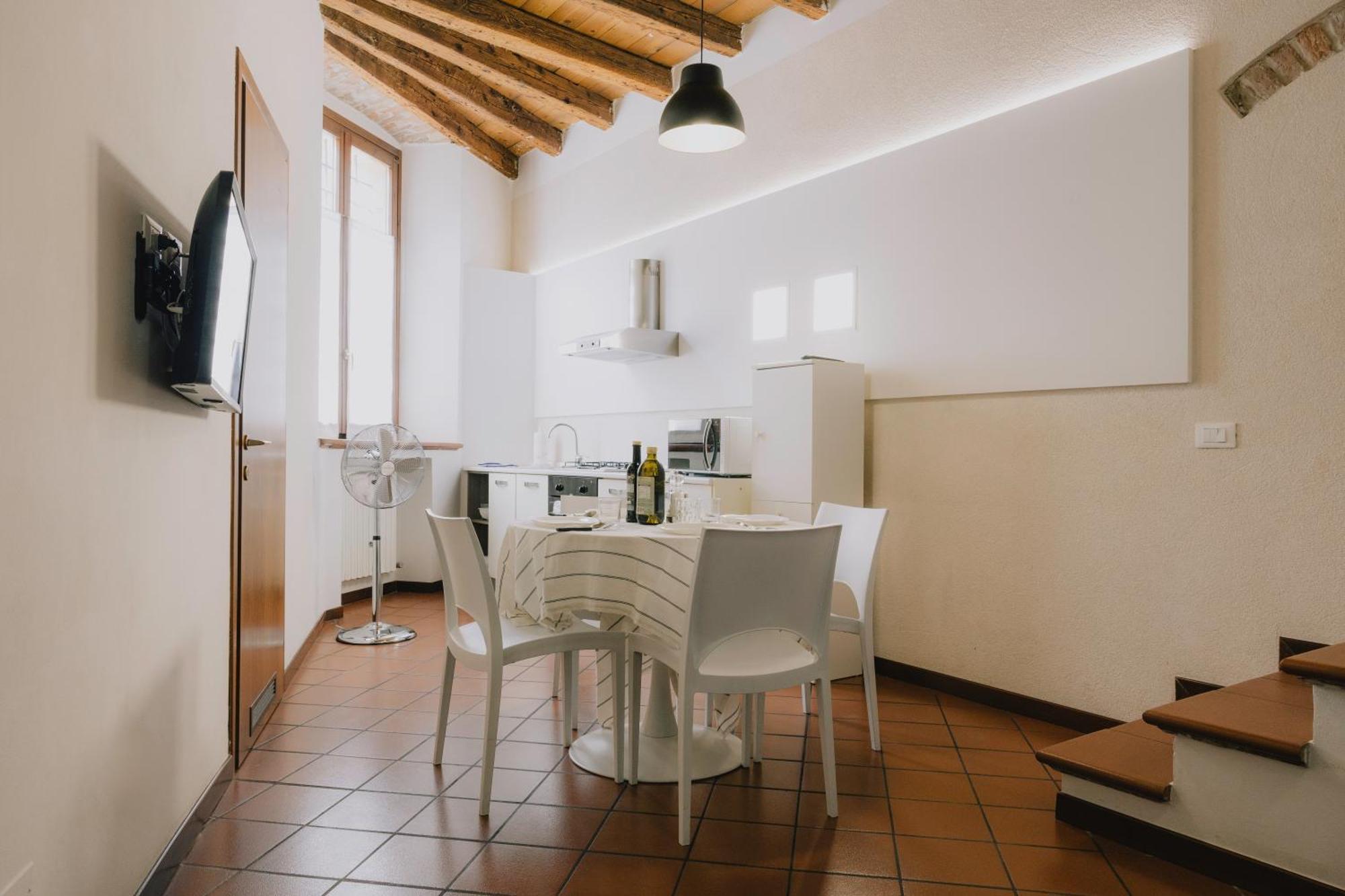 Cavour Luxury Apartments Verona Bagian luar foto