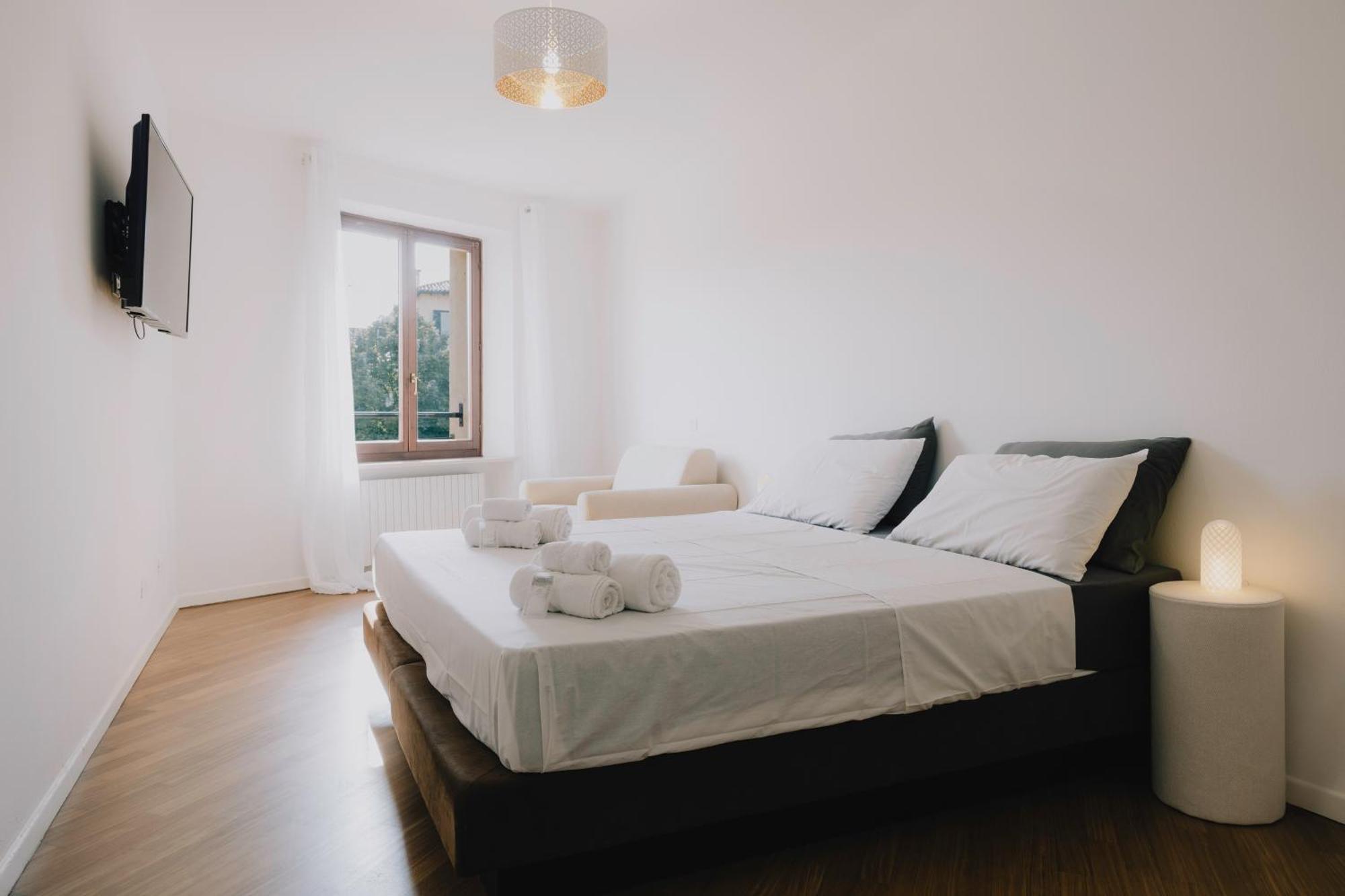 Cavour Luxury Apartments Verona Bagian luar foto